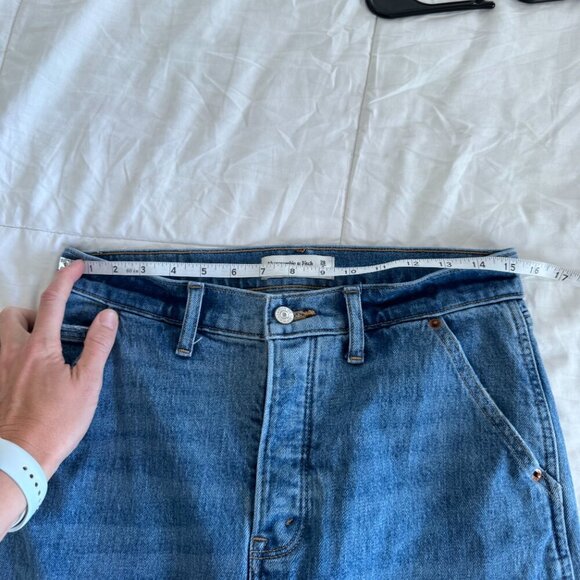 Abercrombie & Fitch The Dad High Rise Jeans - Picture 8 of 9